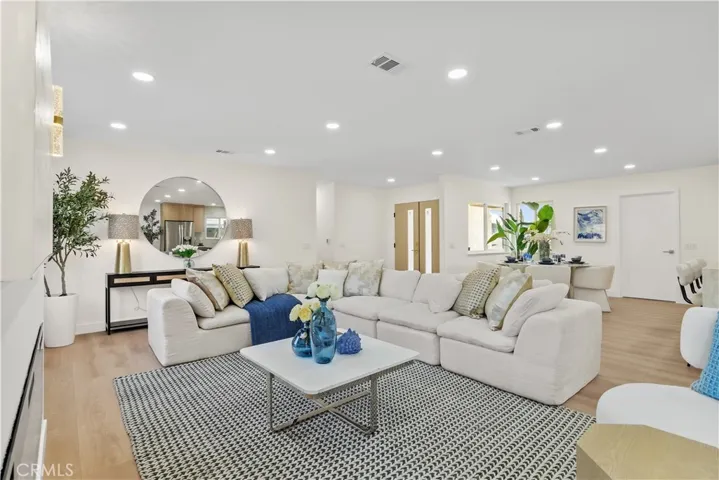 10276 Falcon, Fountain Valley, California 92708