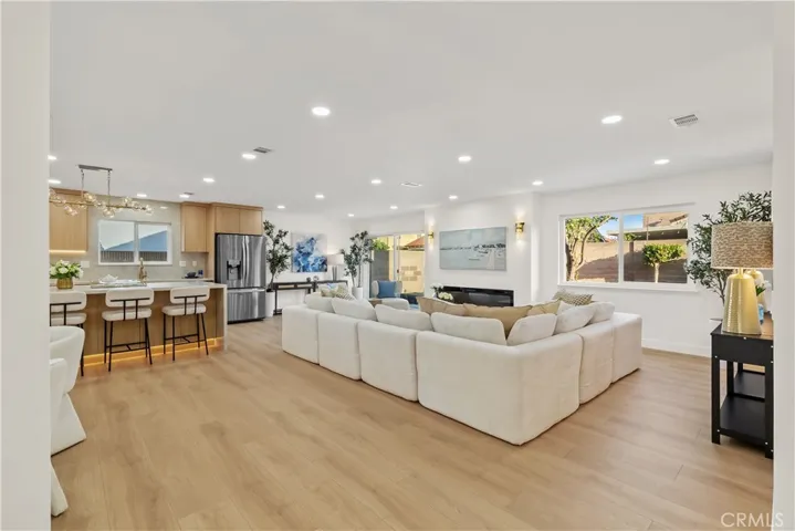 10276 Falcon, Fountain Valley, California 92708