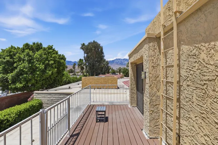 40-Exterior Property  View
