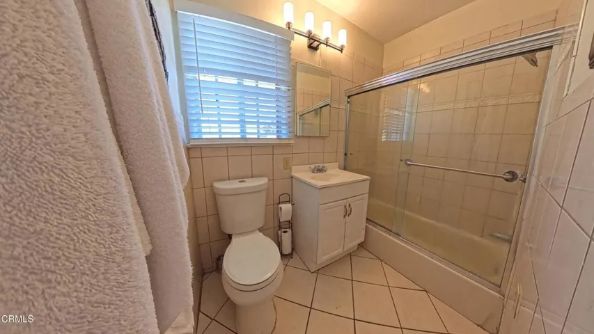 Back unit bathroom