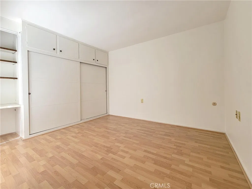 Guest bedroom.