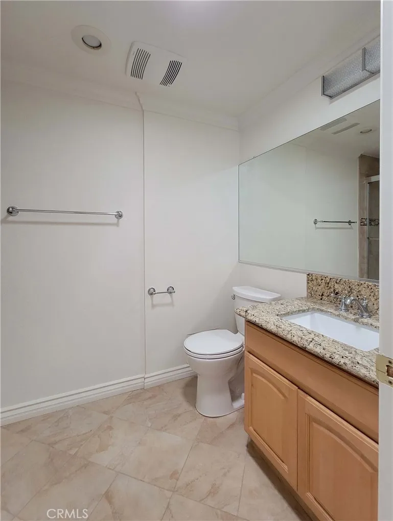 Main Bathroom.