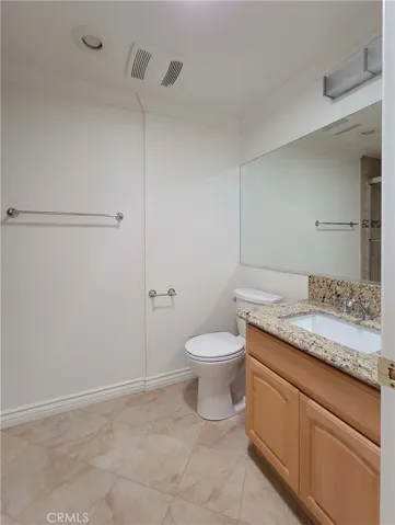 Main Bathroom.