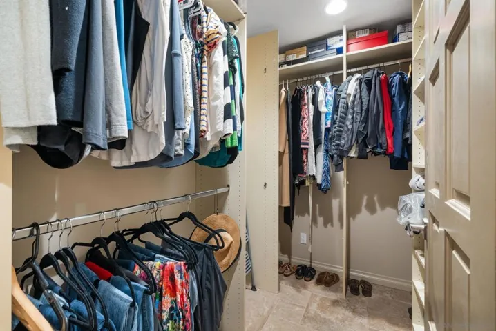 Walk-in Closet