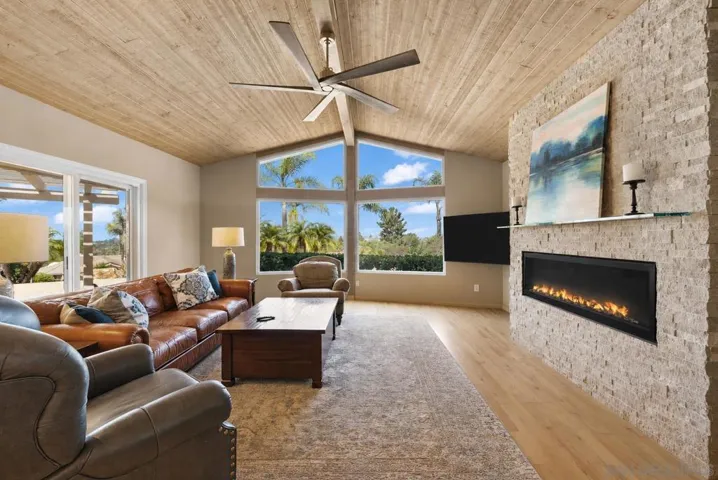 Den/Family/Great Room