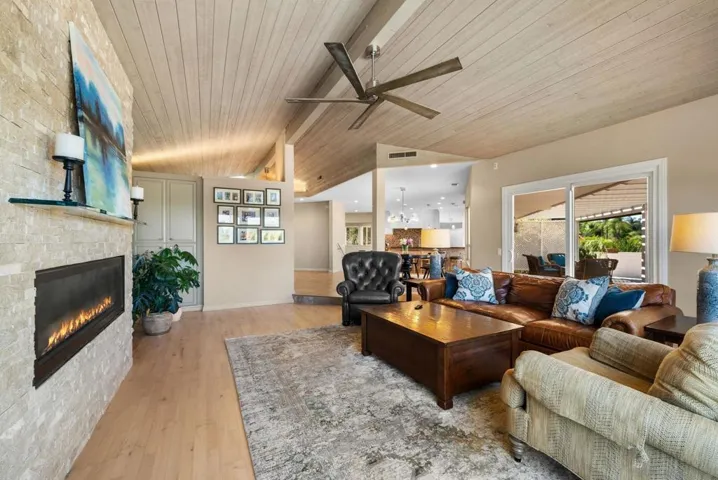 Den/Family/Great Room