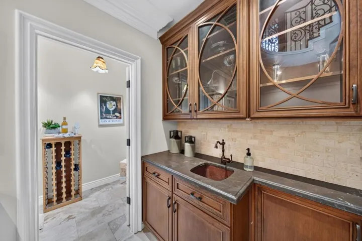 15301 Robin Anne Lane, Monte Sereno, California 95030
