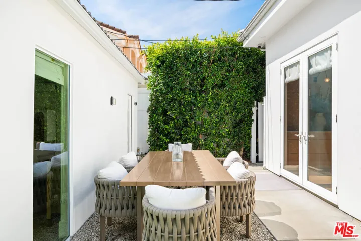 4508 Vesper Avenue, Sherman Oaks, California 91403