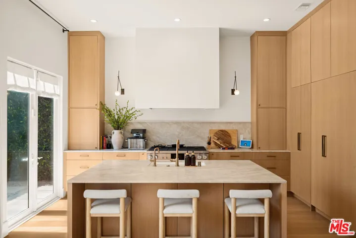4508 Vesper Avenue, Sherman Oaks, California 91403
