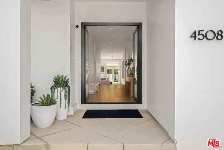 4508 Vesper Avenue, Sherman Oaks, California 91403
