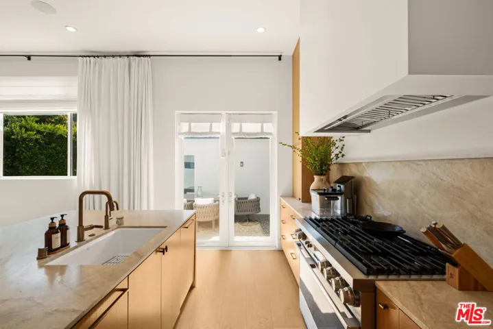 4508 Vesper Avenue, Sherman Oaks, California 91403
