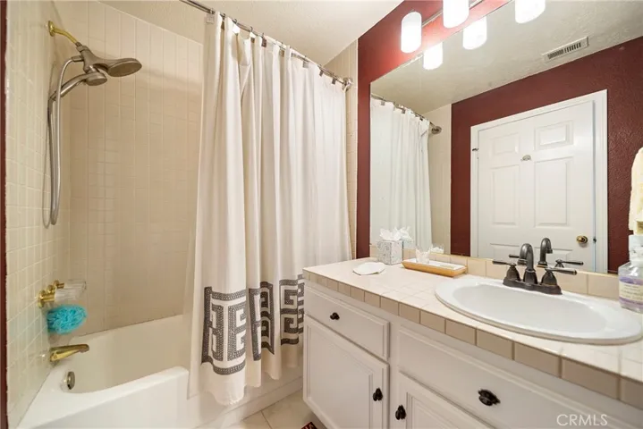 2nd ensuite bath