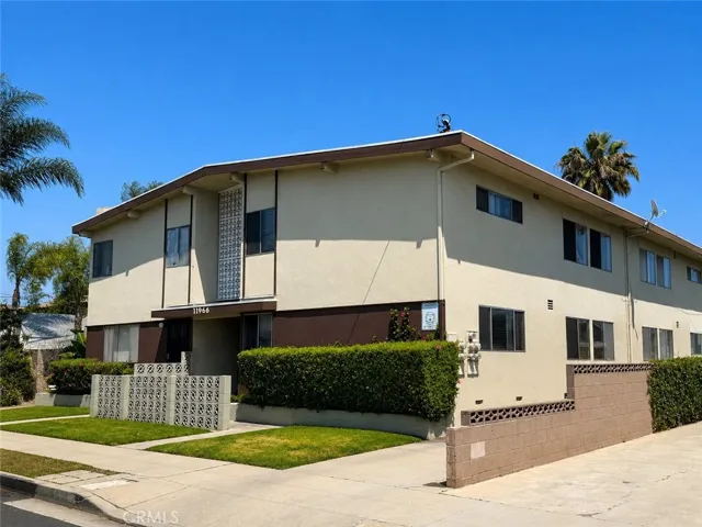 11966 Oxford Avenue, Hawthorne, California 90250