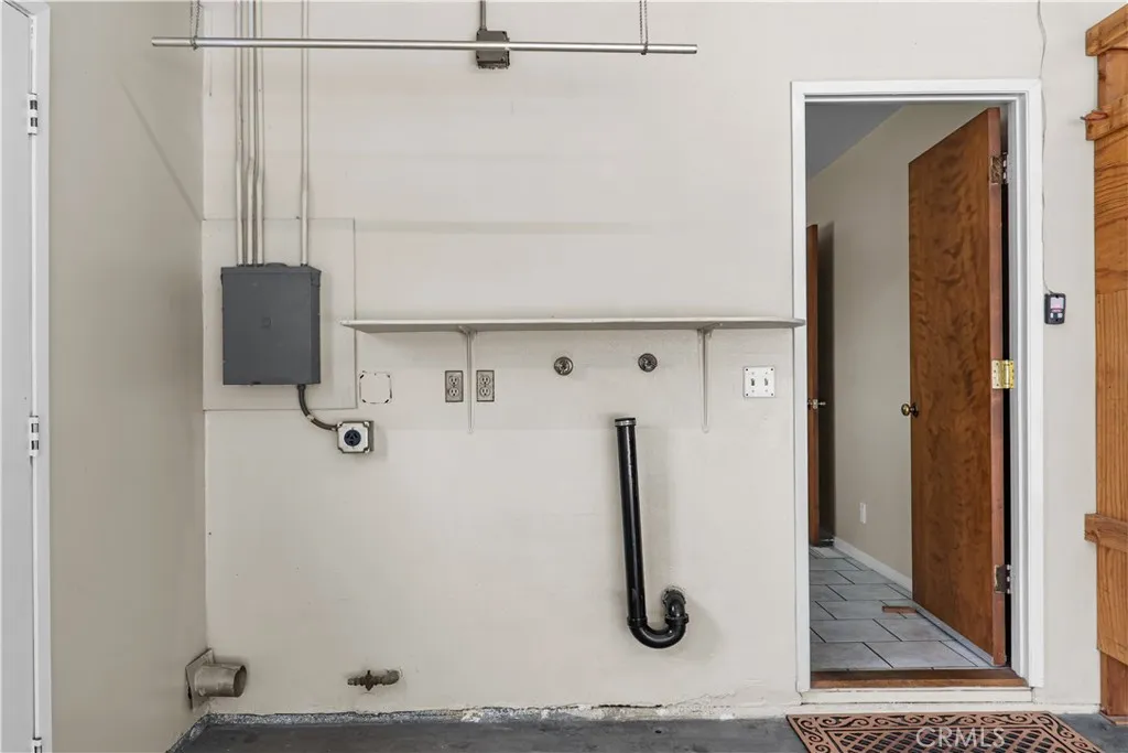 Two outlets for EVs, or option for gas/electric dryer Two outlets for EVs, or option for gas/electric dryer