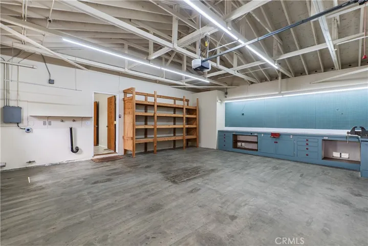 Oversized garage