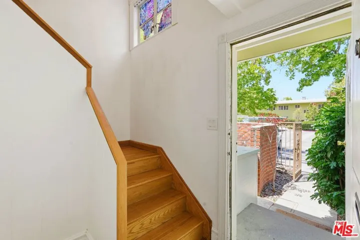 5314 1/2 Village, Los Angeles, California 90016
