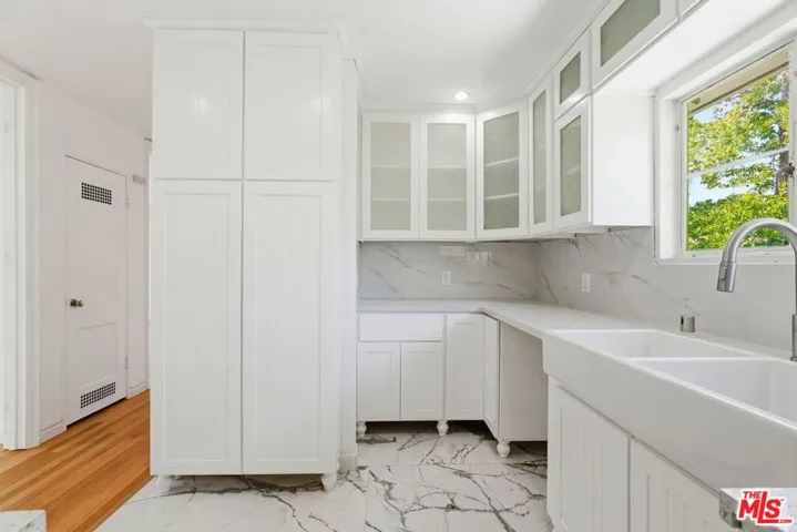 5314 1/2 Village, Los Angeles, California 90016