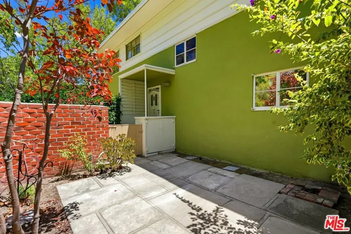 5314 1/2 Village, Los Angeles, California 90016
