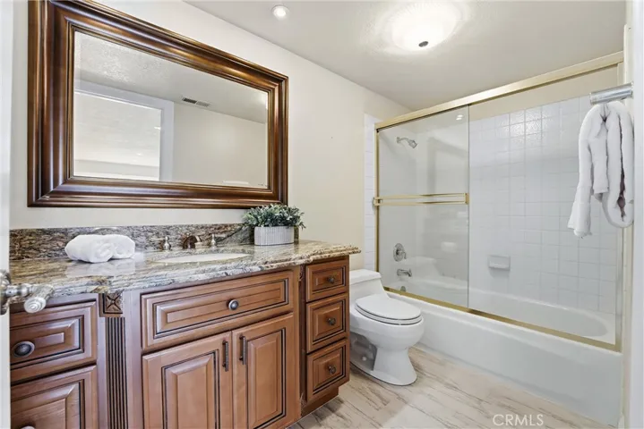 Main Floor Full Bathroom
