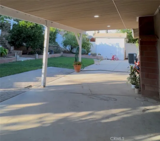 GREAT PORCH WITH NEW LIGHT PICTURES AND DECORATIVE CEILING
