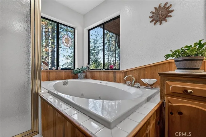 spa tub