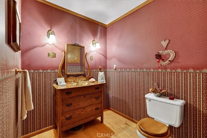 downstairs 1/4 bath