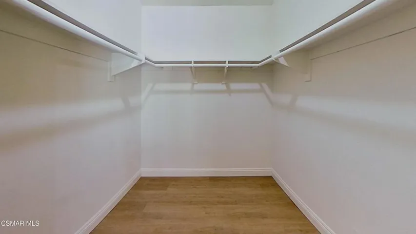 3012-Waunetta-Closet