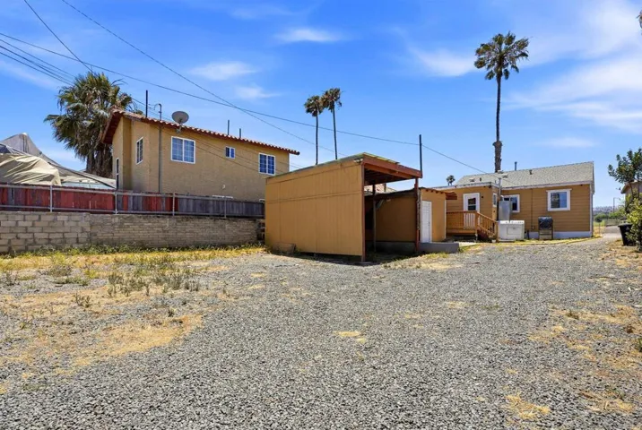 Large lot with RV Carport parking for possible rental oportunity (water, sewer, & electricty connected) Parking for 6 cars