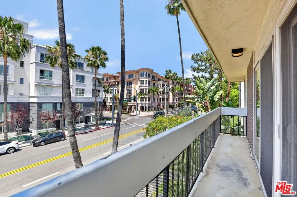 Large Balcony