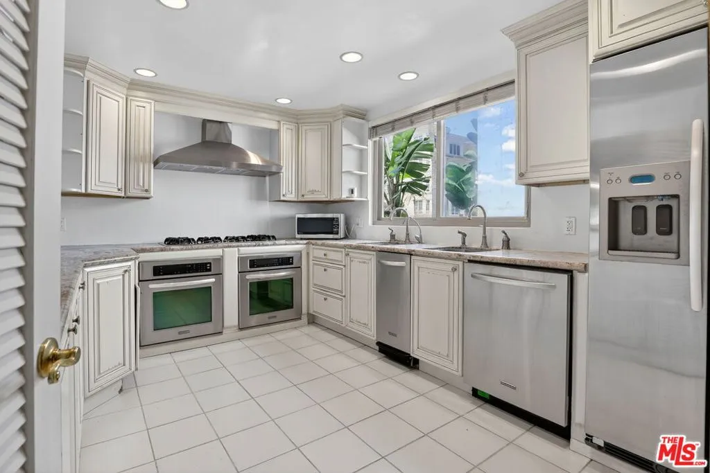 Open Kitchen