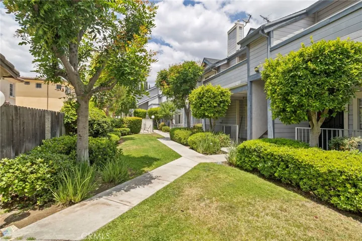 343 W Central J, Monrovia, California 91016