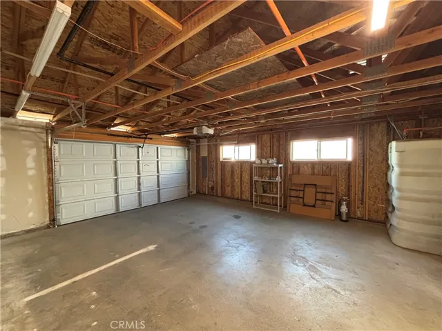 Oversized 2 car garage