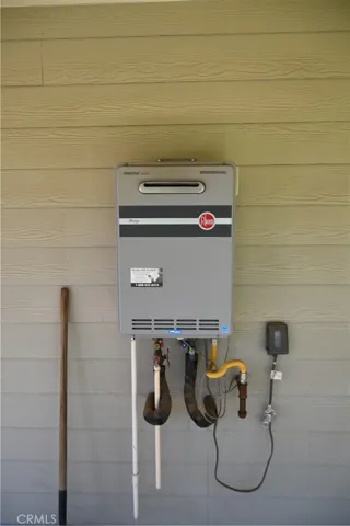 Tankless water heater