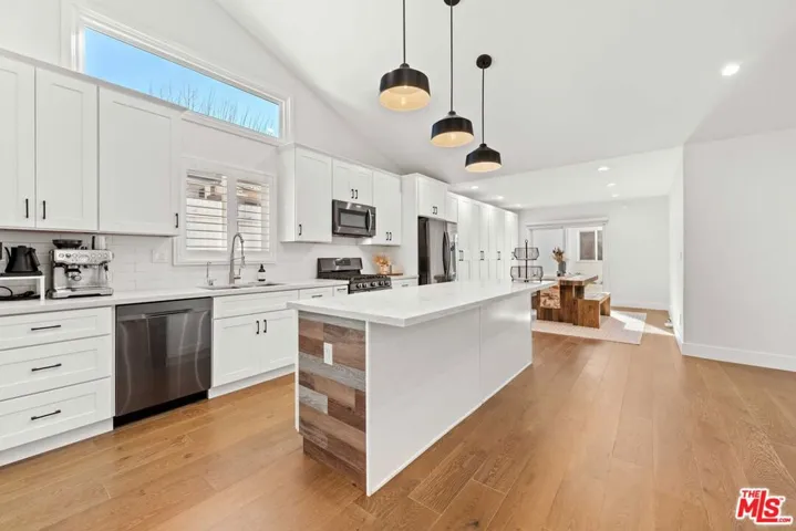11642 Acama Street, Studio City, California 91604