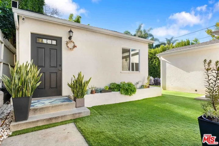 11642 Acama Street, Studio City, California 91604