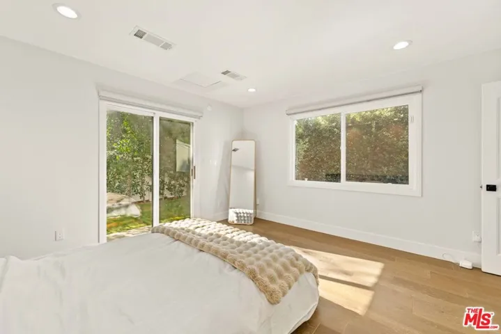 11642 Acama Street, Studio City, California 91604