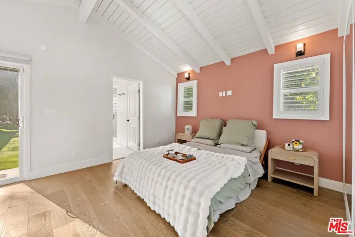 11642 Acama Street, Studio City, California 91604