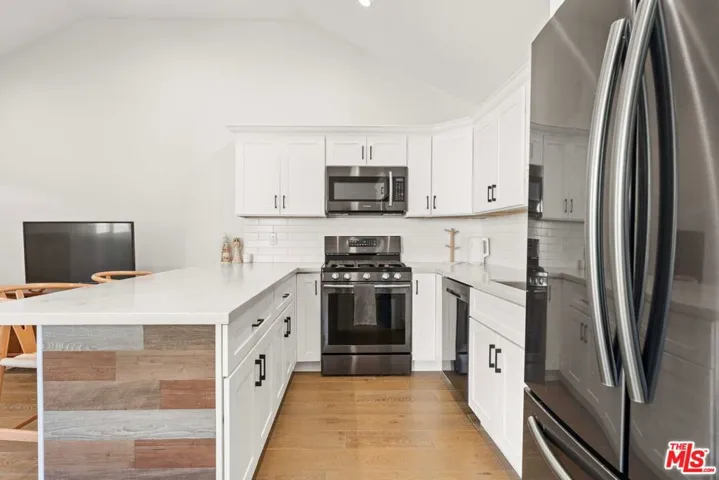 11642 Acama Street, Studio City, California 91604