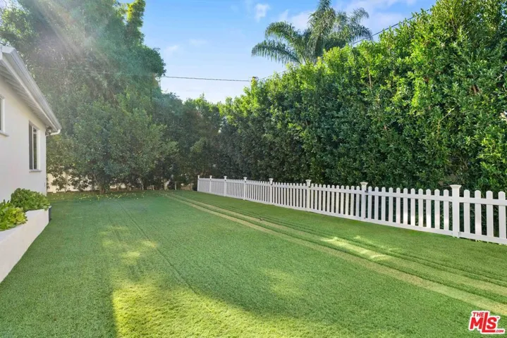 11642 Acama Street, Studio City, California 91604