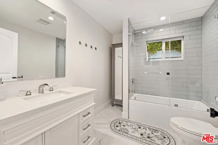 11642 Acama Street, Studio City, California 91604