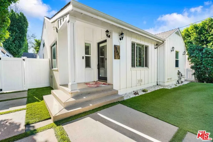 11642 Acama Street, Studio City, California 91604