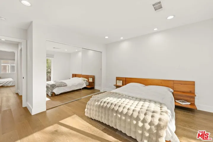 11642 Acama Street, Studio City, California 91604
