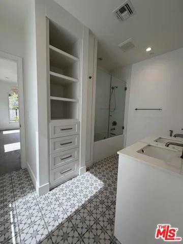15122 Morrison Street, Sherman Oaks, California 91403