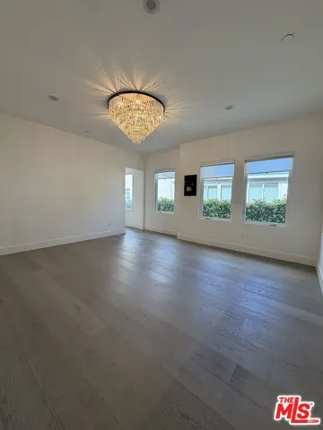 15122 Morrison Street, Sherman Oaks, California 91403