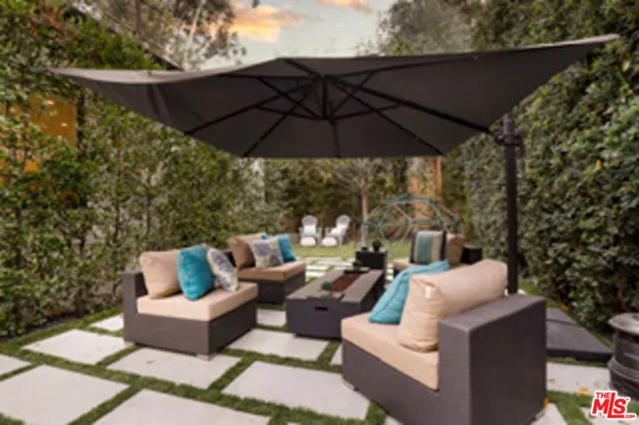 15122 Morrison Street, Sherman Oaks, California 91403