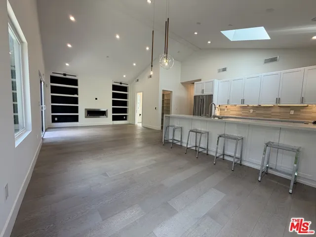 15122 Morrison Street, Sherman Oaks, California 91403