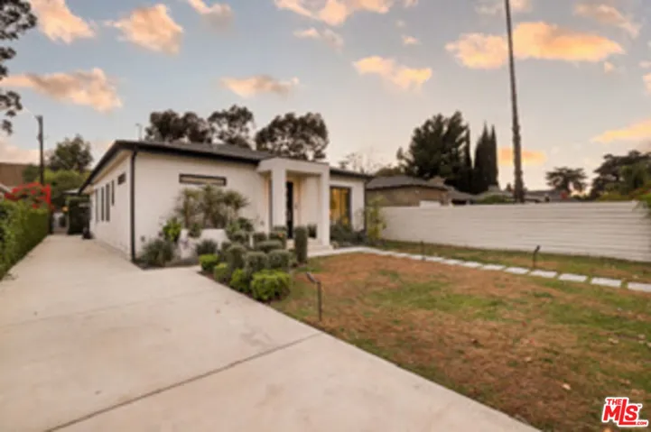 15122 Morrison Street, Sherman Oaks, California 91403