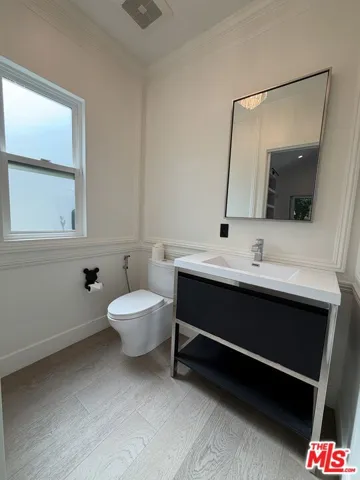 15122 Morrison Street, Sherman Oaks, California 91403