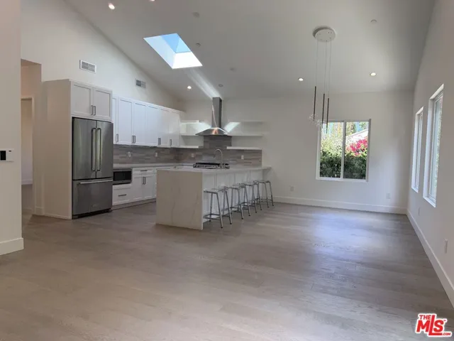 15122 Morrison Street, Sherman Oaks, California 91403