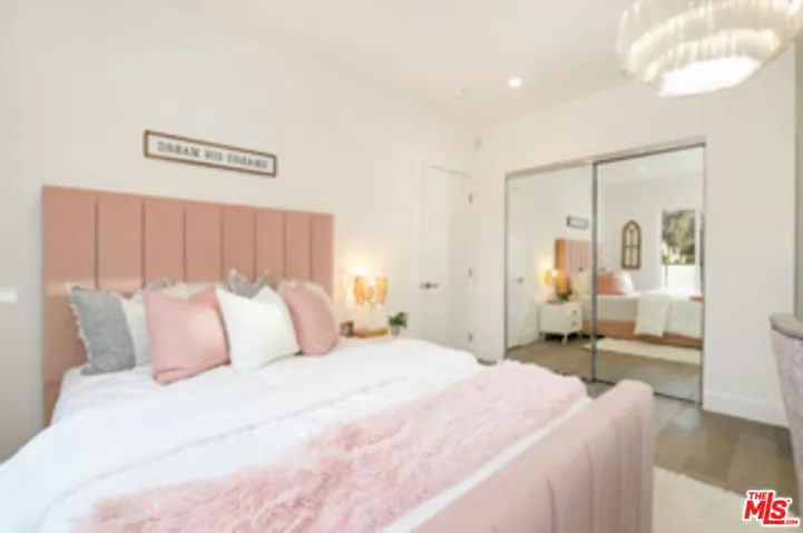 15122 Morrison Street, Sherman Oaks, California 91403